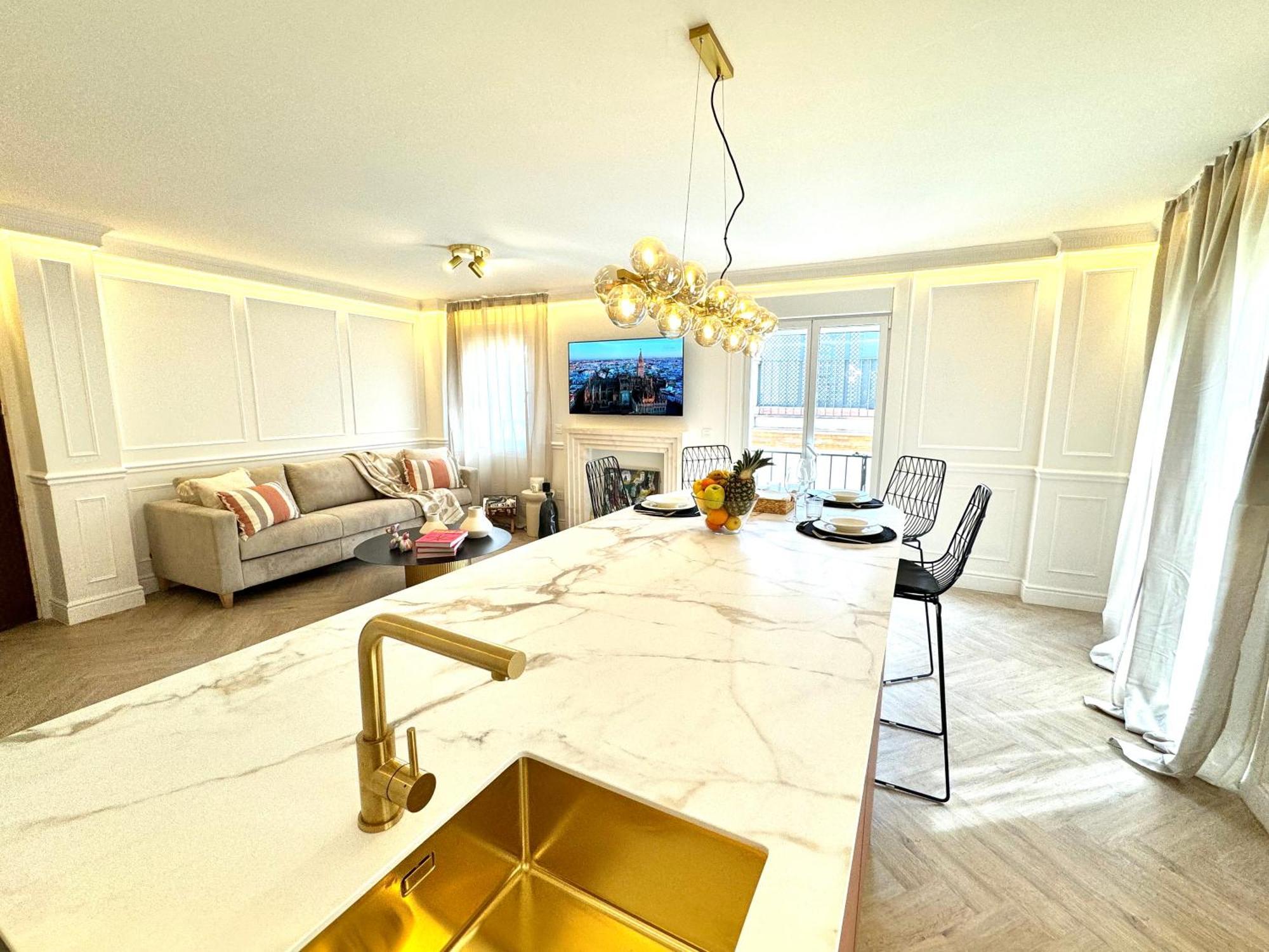 Luxury Cathedral Views In Sewilla