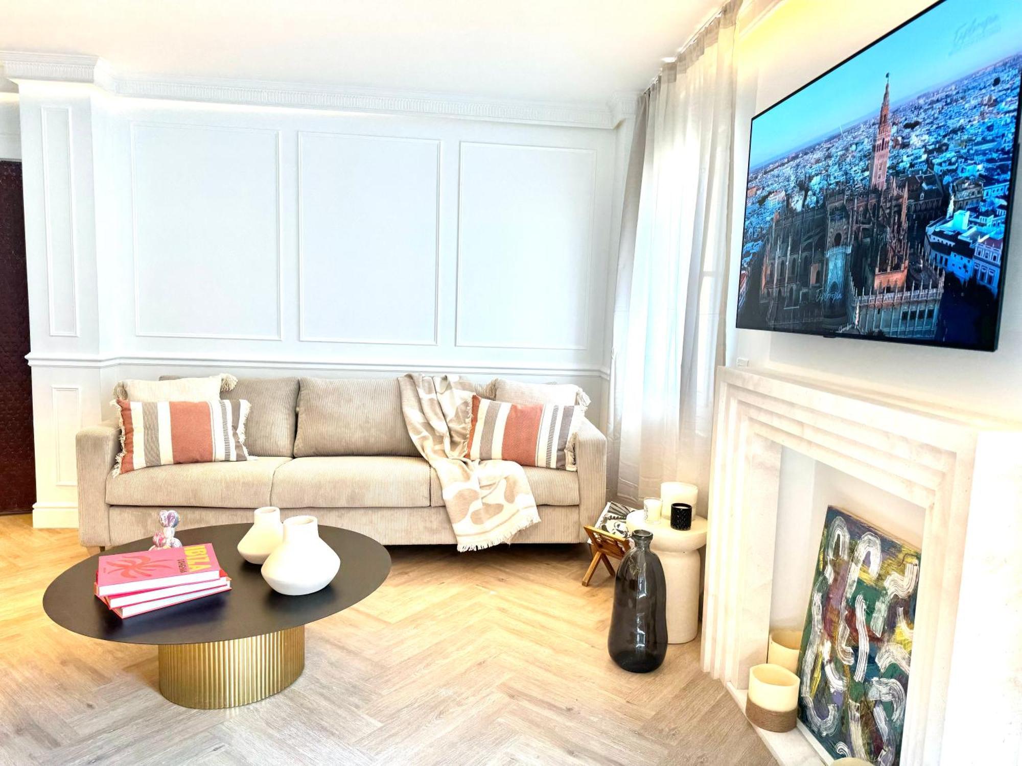 Luxury Cathedral Views In Apartament *